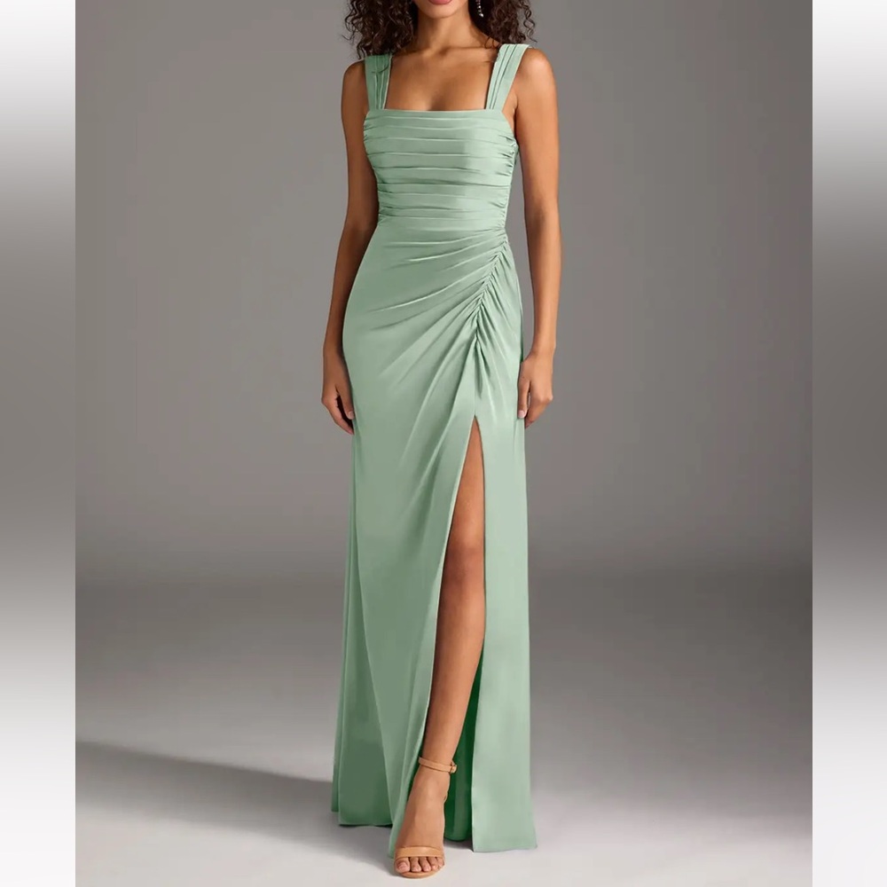 NWT Azazie Jesaphine Dress in “Agave” Size Small